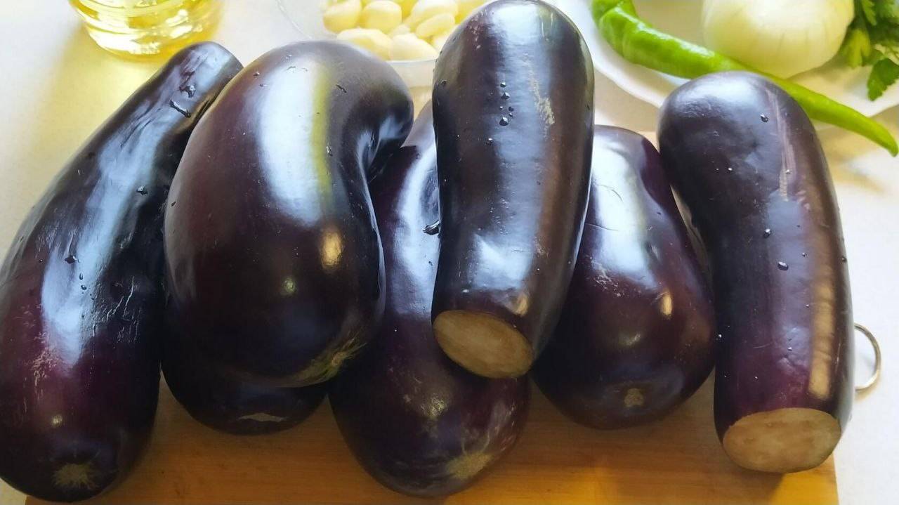 Невероятно вкусные запеченные баклажаны с чесночным соусом