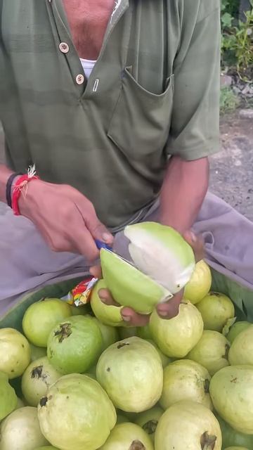 Гуава с солью и сахаром