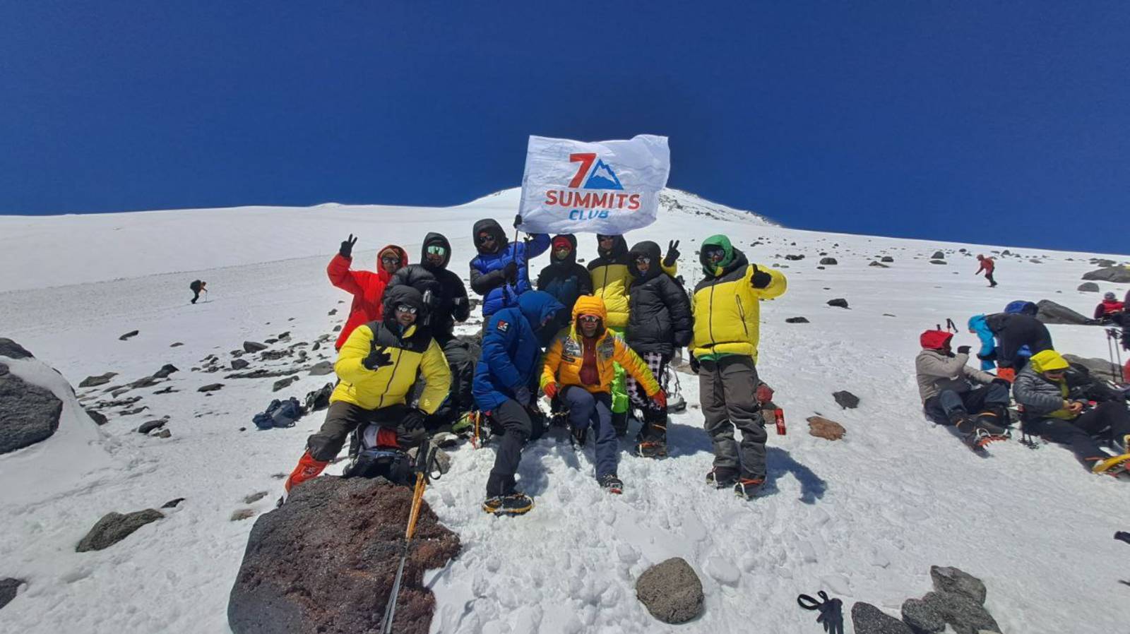 Группа Клуба 7 Вершин "Не просто огурцы" поднялась на Скалы Пастухова