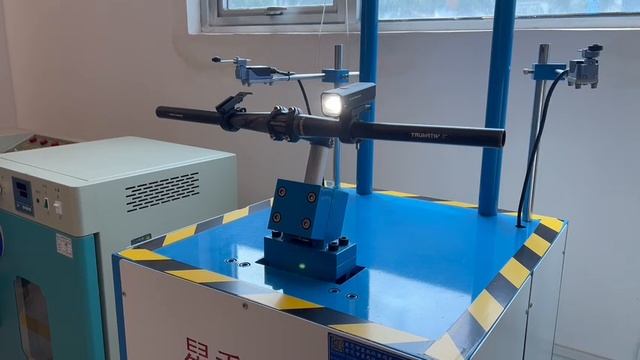 Тесты фонарей Fenix на заводе. Велофонари