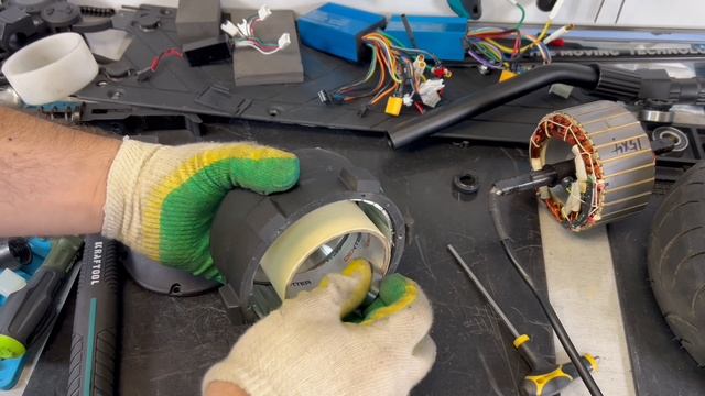 White Siberia Nerpa Pro замена подшипников на переднем моторе.