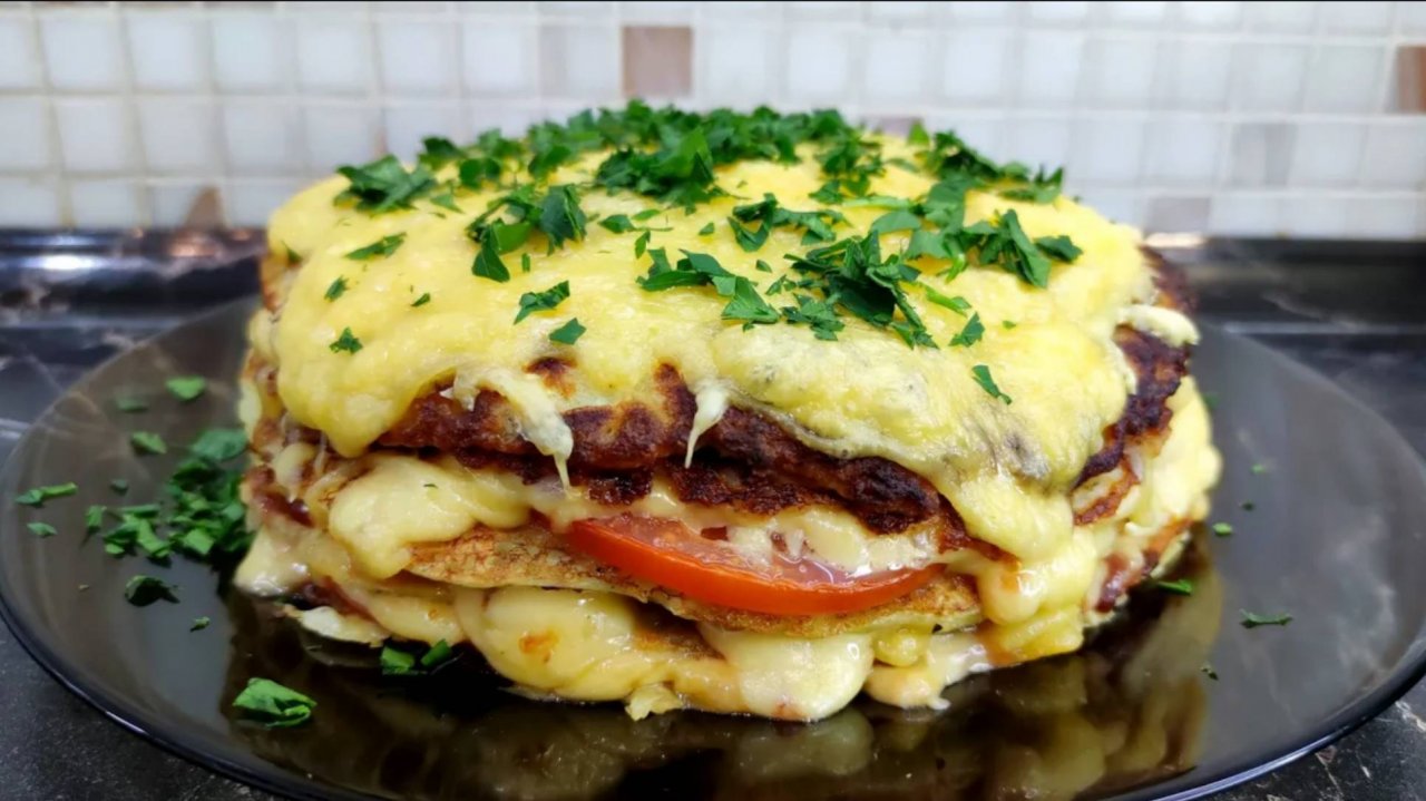 Драники с помидорами и сыром в духовке. Торт из драников. Картофельные лепёшки.