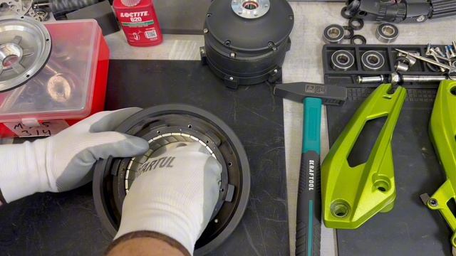 White Siberia Nerpa Pro замена подшипников на заднем моторе.