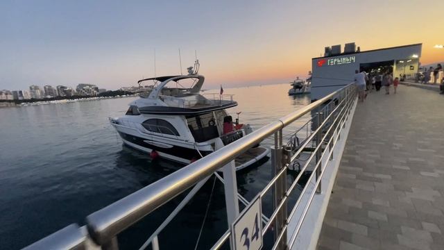 Геленджик, пристань, прогулка к морю, лето 2025