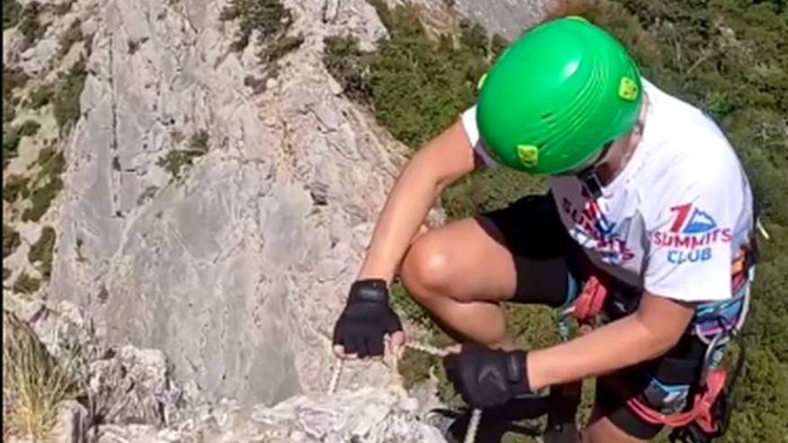 В рамках программы Горной школы Клуба 7 Вершин в Крыму Ирина Михайлова осваивает основы альпинизма