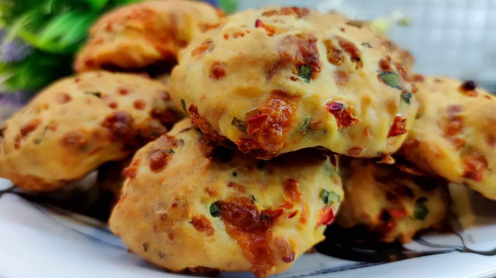 Булочки ВМЕСТО хлеба. Рецепт булочек с сыром и луком. Рецепт булочек.