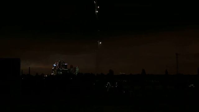 11001-1	 Crackling tail with red mine 1,25”