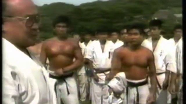 Ояма Масутацу проводит тренировку