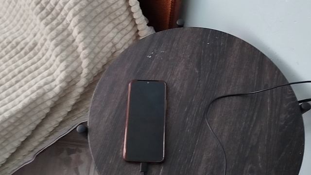 как заряжать смартфон