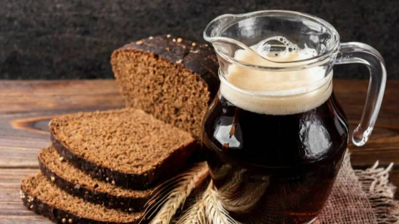 Домашний хлебный квас.