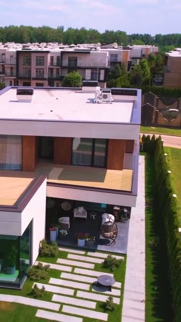 Строительство современного дома в КП Монтевиль