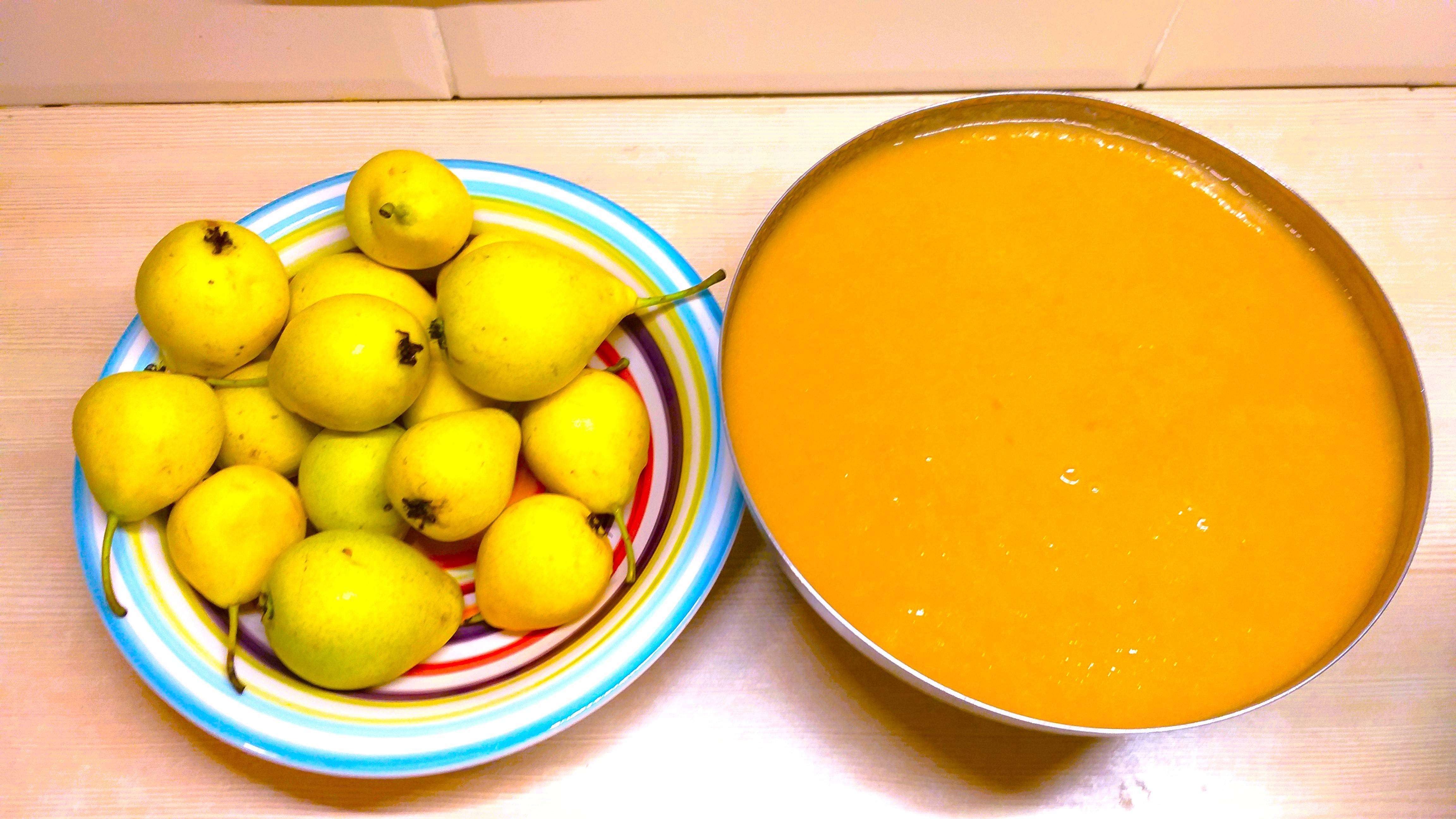 Пюре  из Груш, подскажу как быстро протереть через сито.