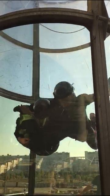 Полет в открытой аэротрубе в Москве: Экстремальные развлечения Агентства Экстрима АХАА