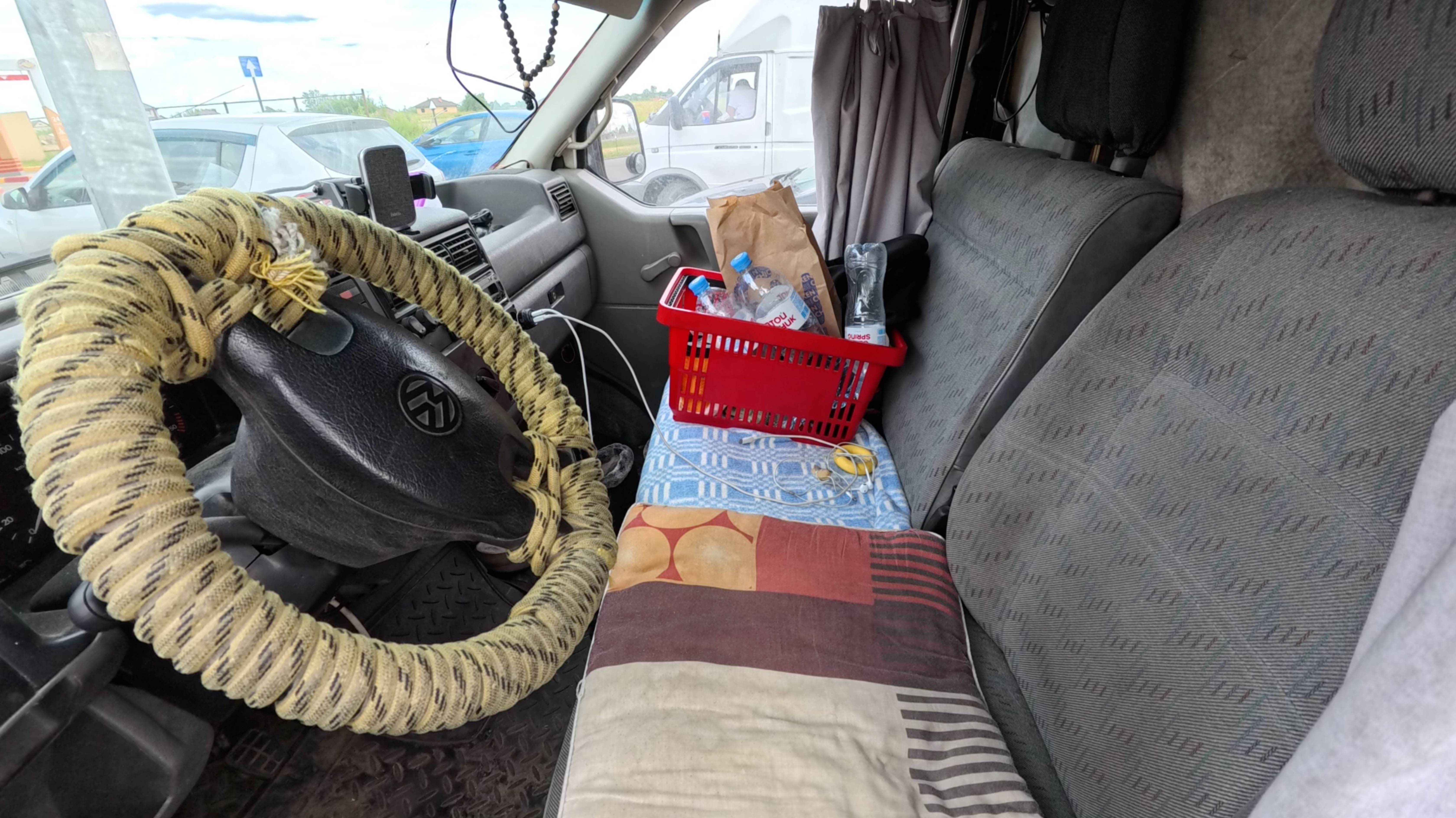 Как зарабатывать деньги и жить в автодоме / Опять Москва