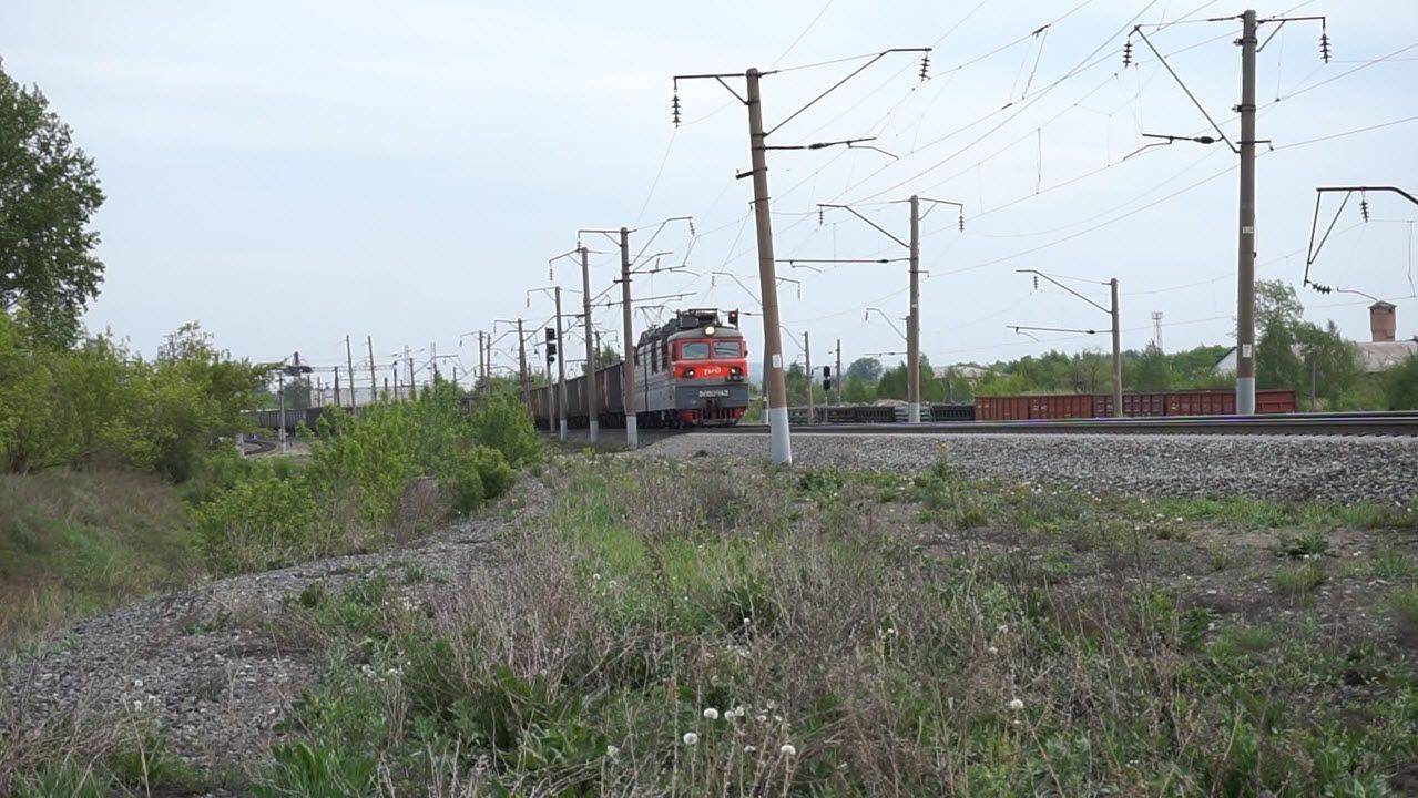 Электровоз ВЛ80С-142 и толкач ВЛ80С-250.
