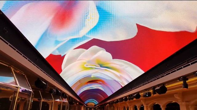 Шоу на променаде, MSC GRANDIOSA. Show on the boardwalk, MSC GRANDIOSA.