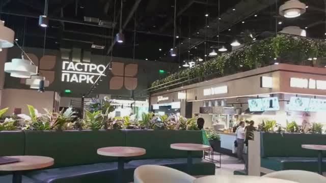 Кавалер пригласил меня  в кафе и на шопинг ....оказалось за мой счёт )))