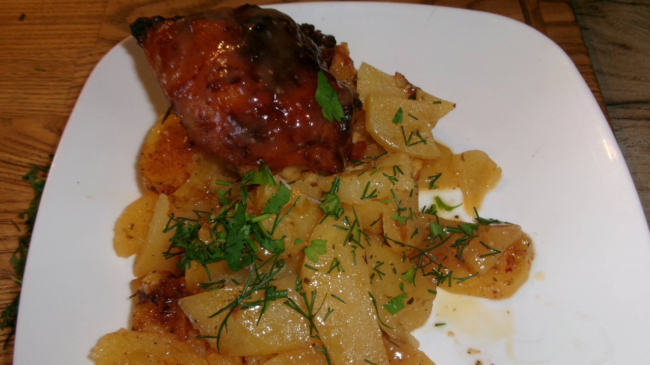 Рецепт. Вкуснейшие фаршированные куриные бедрышки, под соусом..