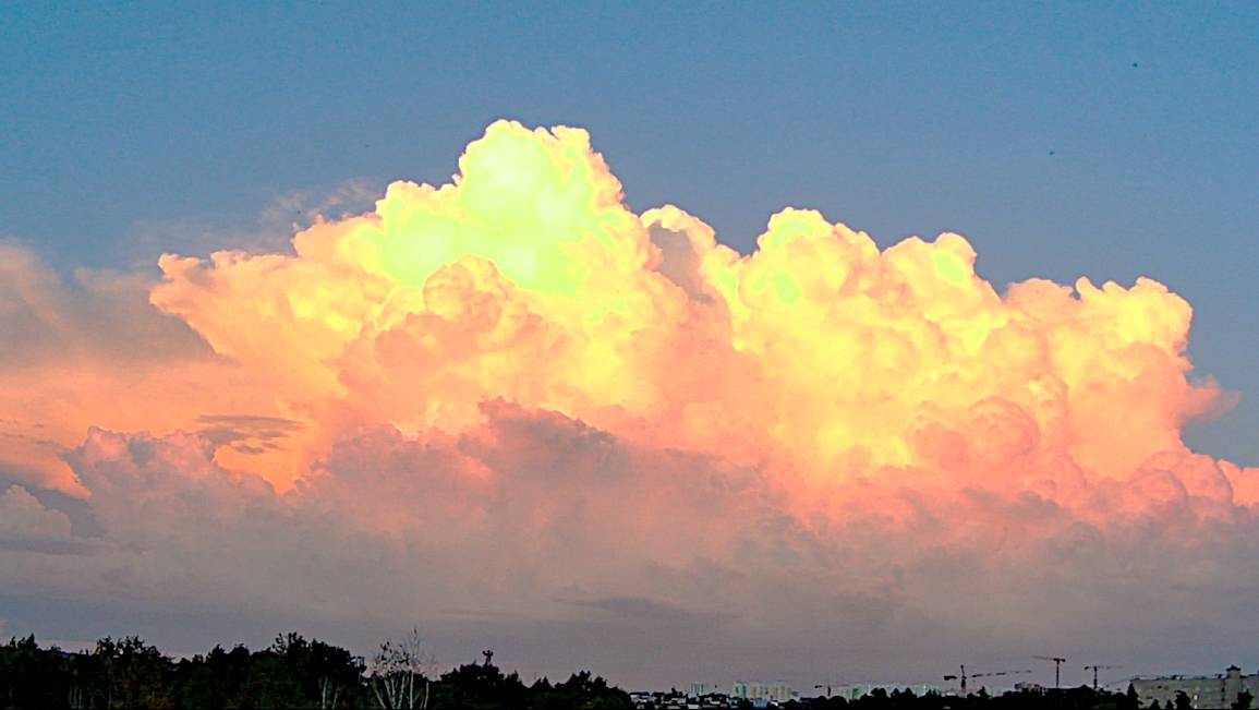 Буйство красок заката в небе Екатеринбурга!🔥