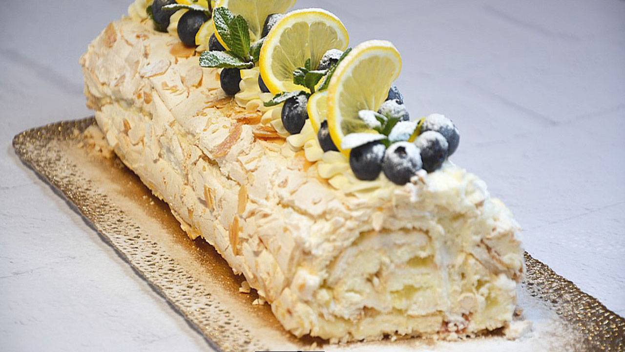 💥 Такой меренговый рулет Вы точно не пробовали! Лёгкий, воздушный, с яркой начинкой 🍋💥