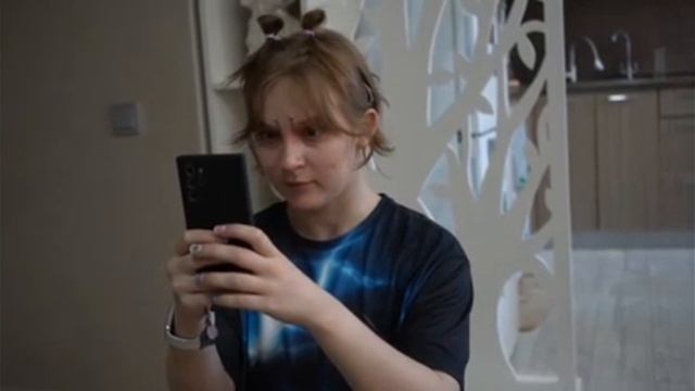 реакция паразит Пришелец вселился в Алёну