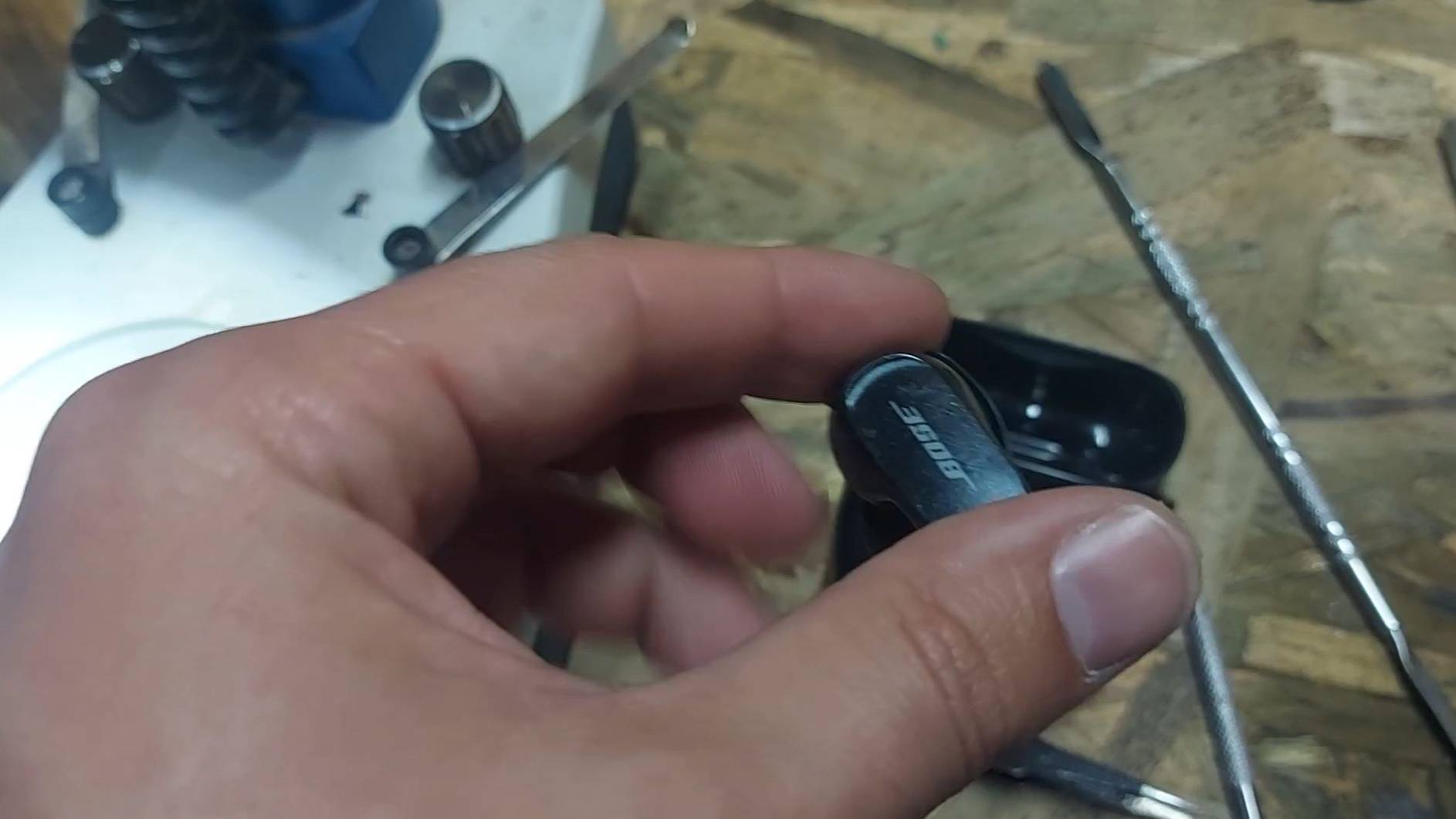 Как разобрать наушники Bose