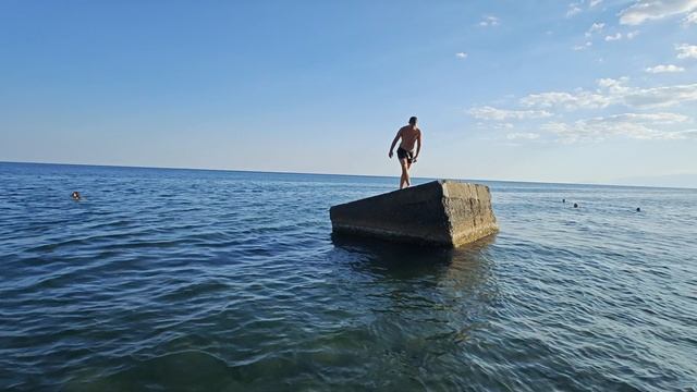 Крым25.Мальчишка КЛАССССНО отжигает.!!!