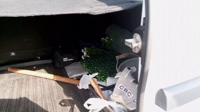 06-08-2025 Сегодня положили газончик у могилки.