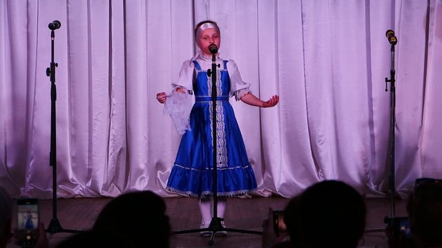 Ксения Логинова – Где берёзоньки шумят.