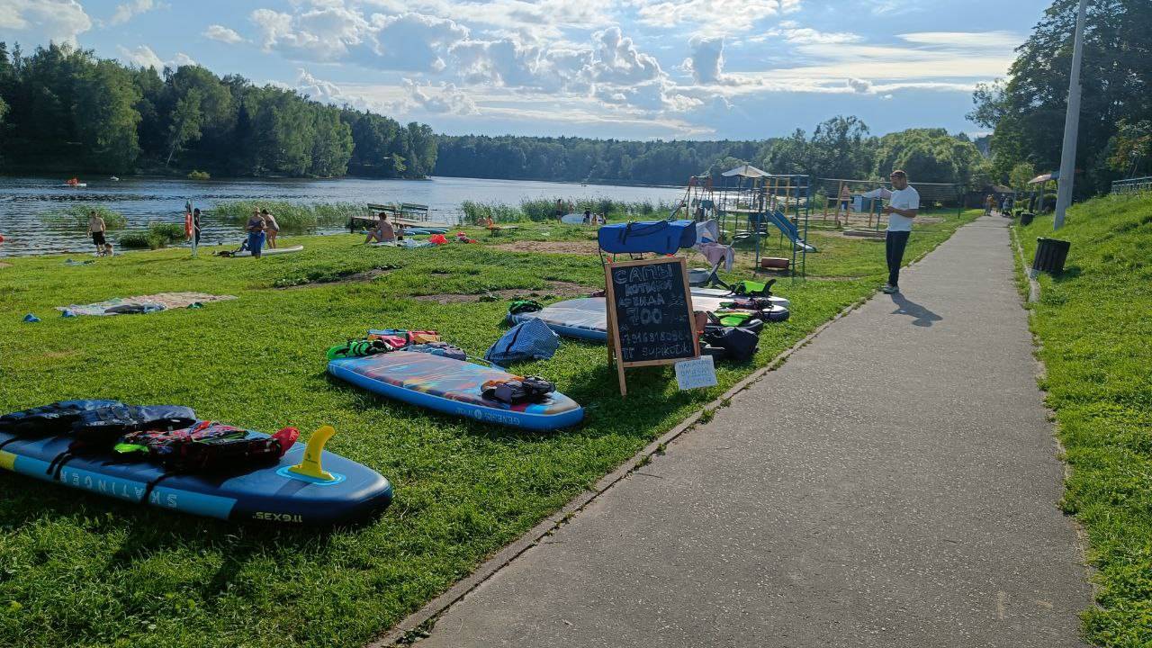 Подмосковная среда в августе 2025: Обед в пиццерии Ивантеевки | Пляж в Тишково