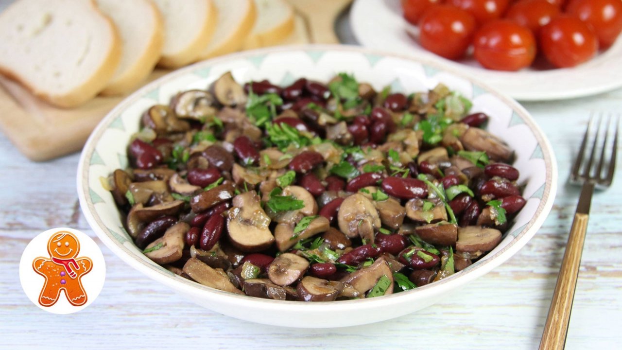 Постный салат с грибами и фасолью ✧ Сытный и очень вкусный