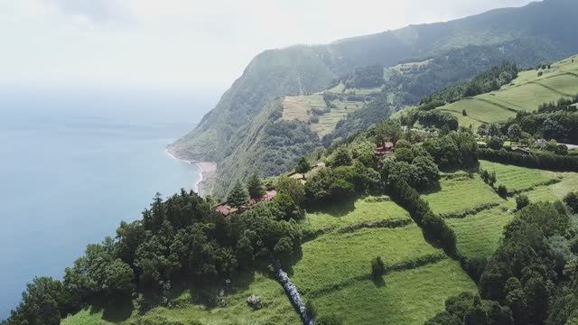 Площадка Miradouro da Ponta do Sossego. Сан Мигель, Азорские острова. San Miguel Island, Azores.