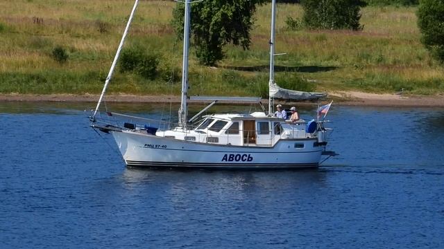 яхта "Авось"