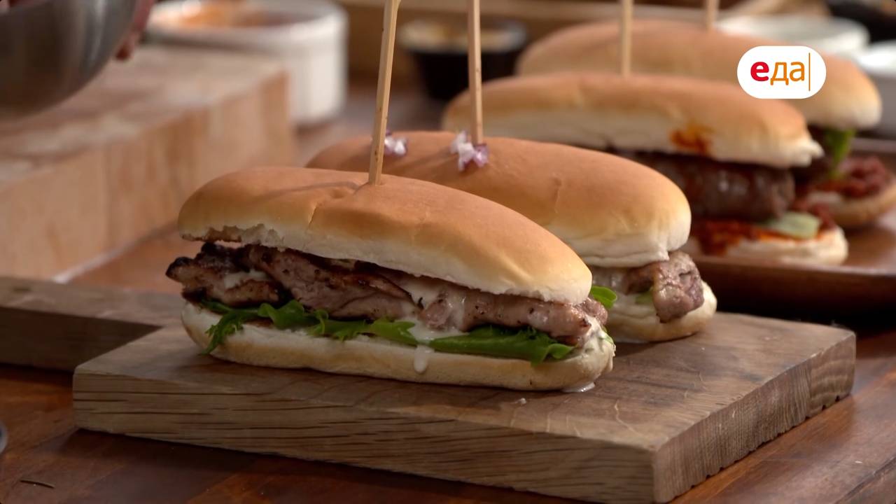 Лонгеры с кебабом и свиной «змейкой» | На гриле /56