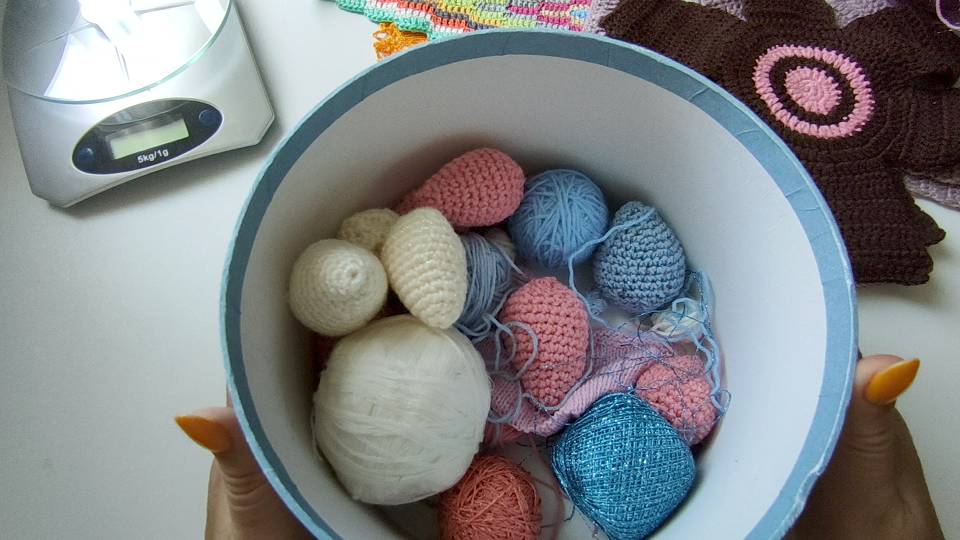 Остатки пряжи в дело. Август