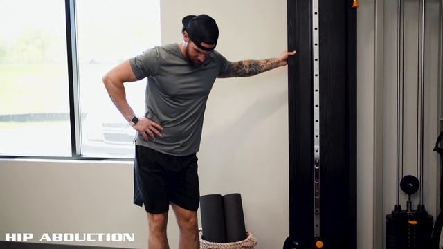 Упражнения на тренажере Многофункциональный силовой комплекс Torque F9.