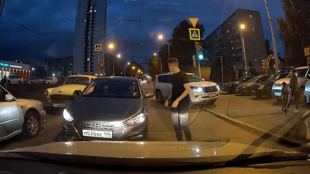 Беспредел на Советская-Сулимова в ЕКБ