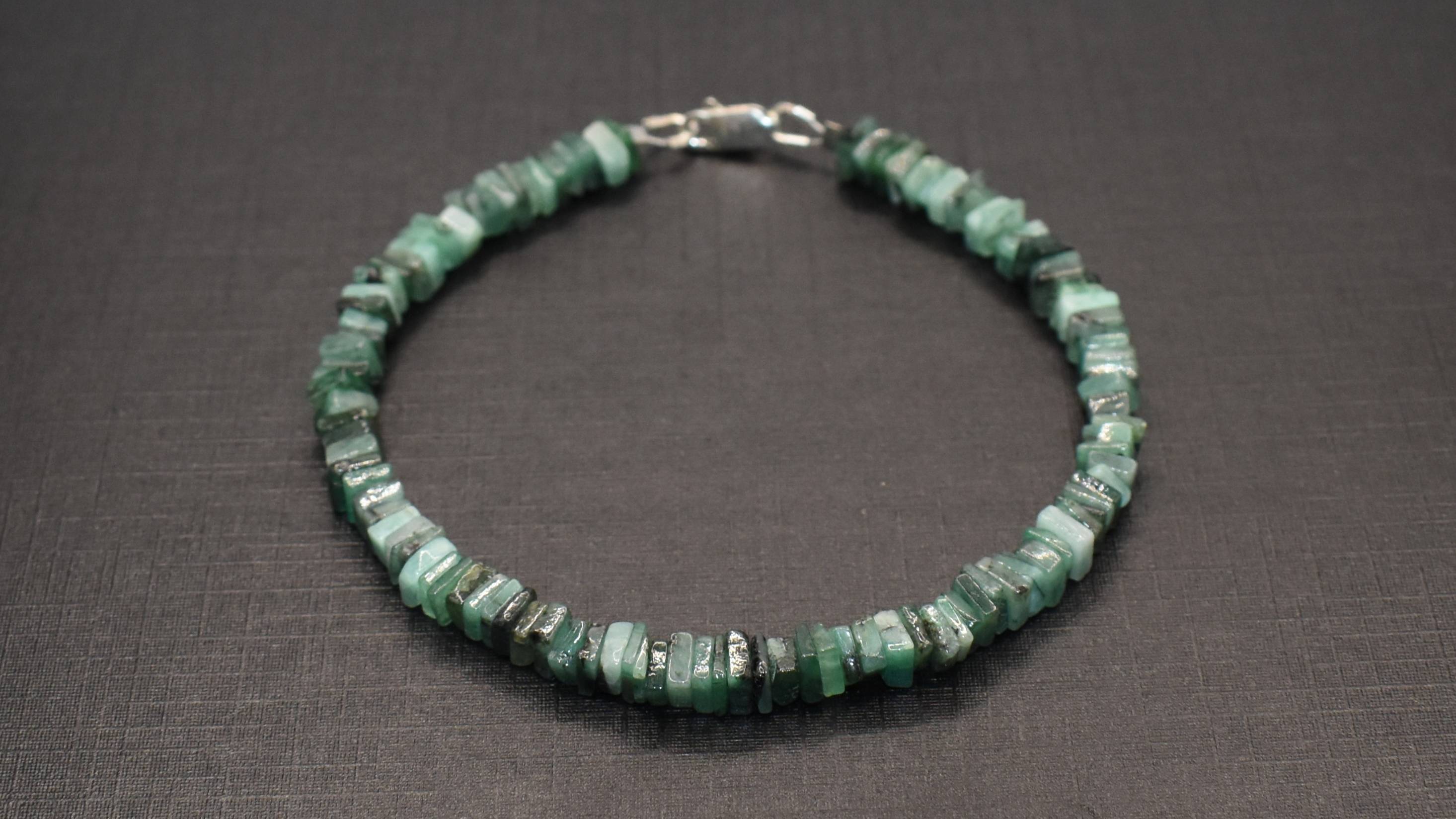 Браслет из бусин «Чипсы» Бериллы. Замбия