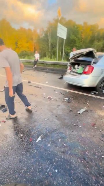 Фура снесла 6 машин.