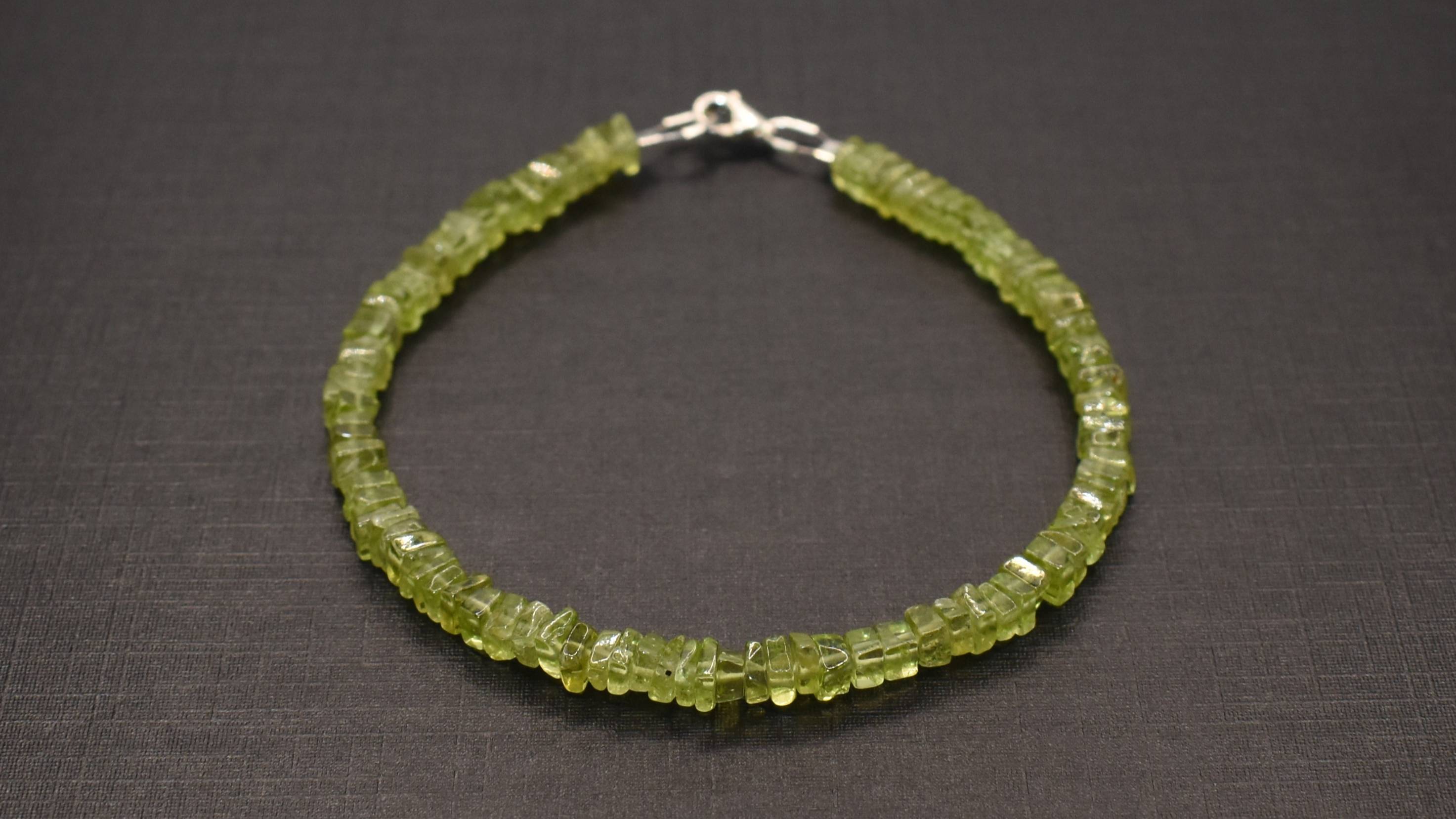 Браслет из бусин «Чипсы» Хризолит. Пакистан