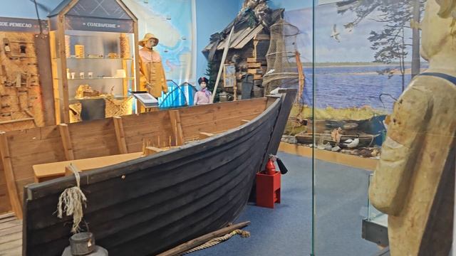 Кемь — исторический город и административный центр Кемского района Республики Карелия.