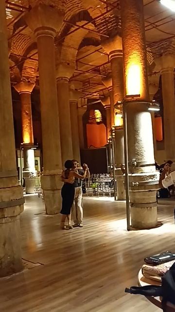 Милонга в Цистерне Бинбирдирек, Стамбул, Турция (Milonga Binbirdirek in Istanbul, Turkey)