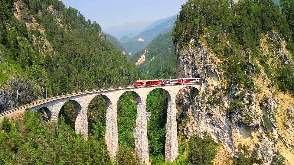 Путешествие на поезде по Швейцарии.