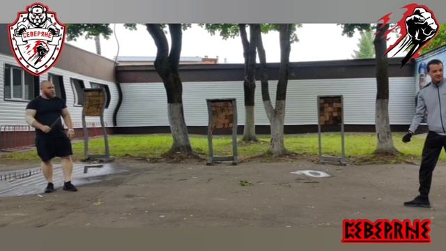 Северянин метает ножи🔪🔪🔪 оборотка и безоборотка👍👊