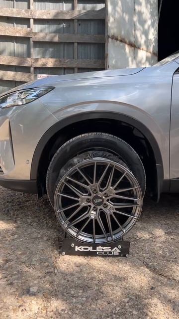 Haval H6 на примерке дисков в 19-ом диаметре