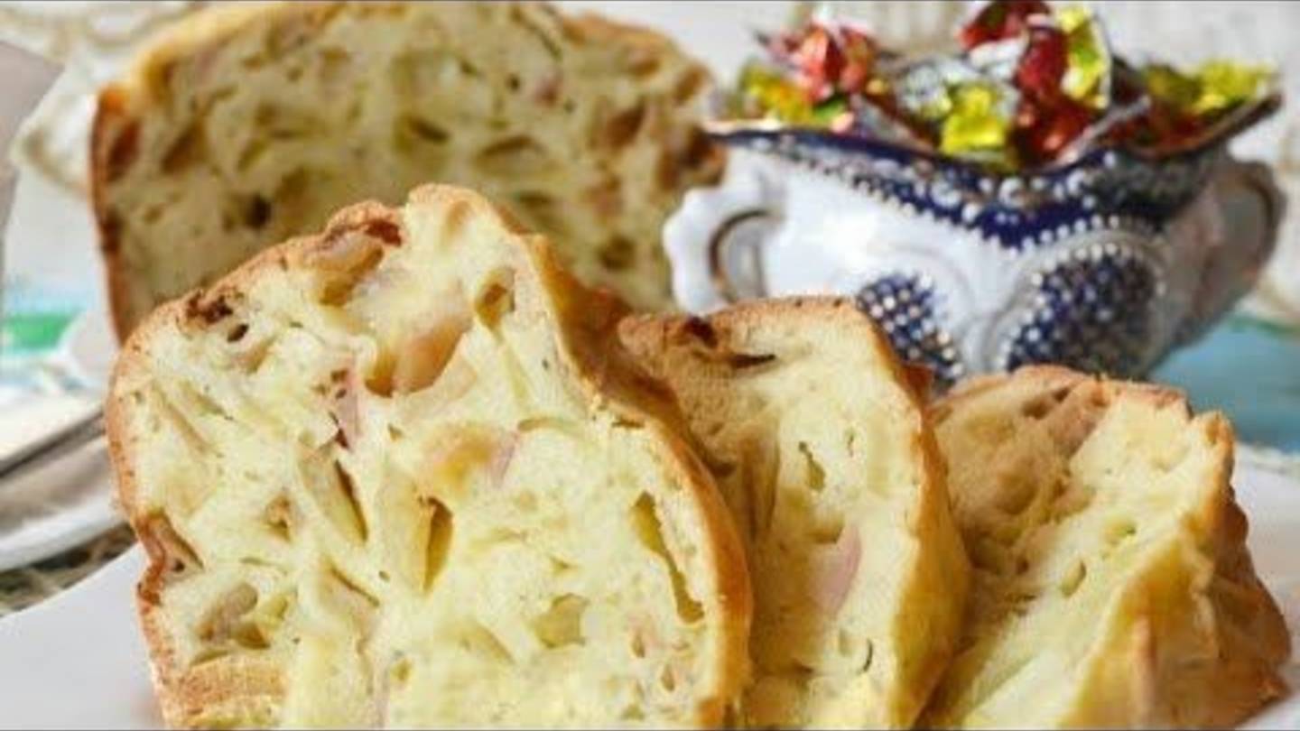 Шарлотка на кефире с яблоками в хлебопечке. Рецепт выручалочка !