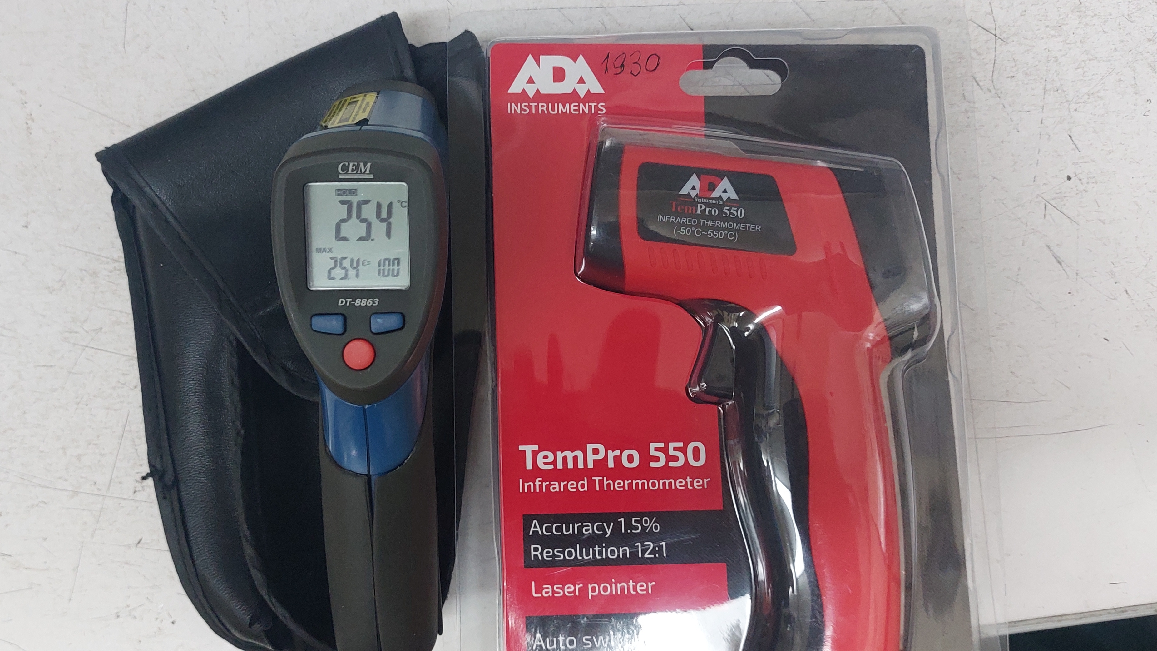 Инфракрасный цифровой бесконтактный пирометр ADA TemPro 550