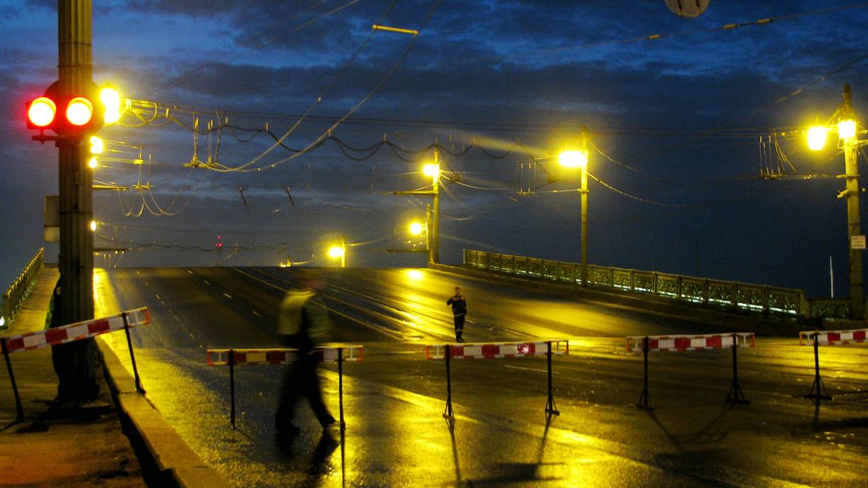 Петербург. Разводка Литейного моста (2010)