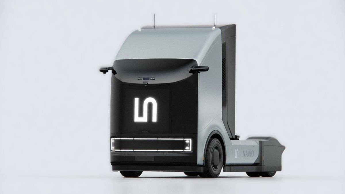 Беспилотная революция на дорогах России: грузовик преодолел 1600 км за 24 часа! (и немного юмора)