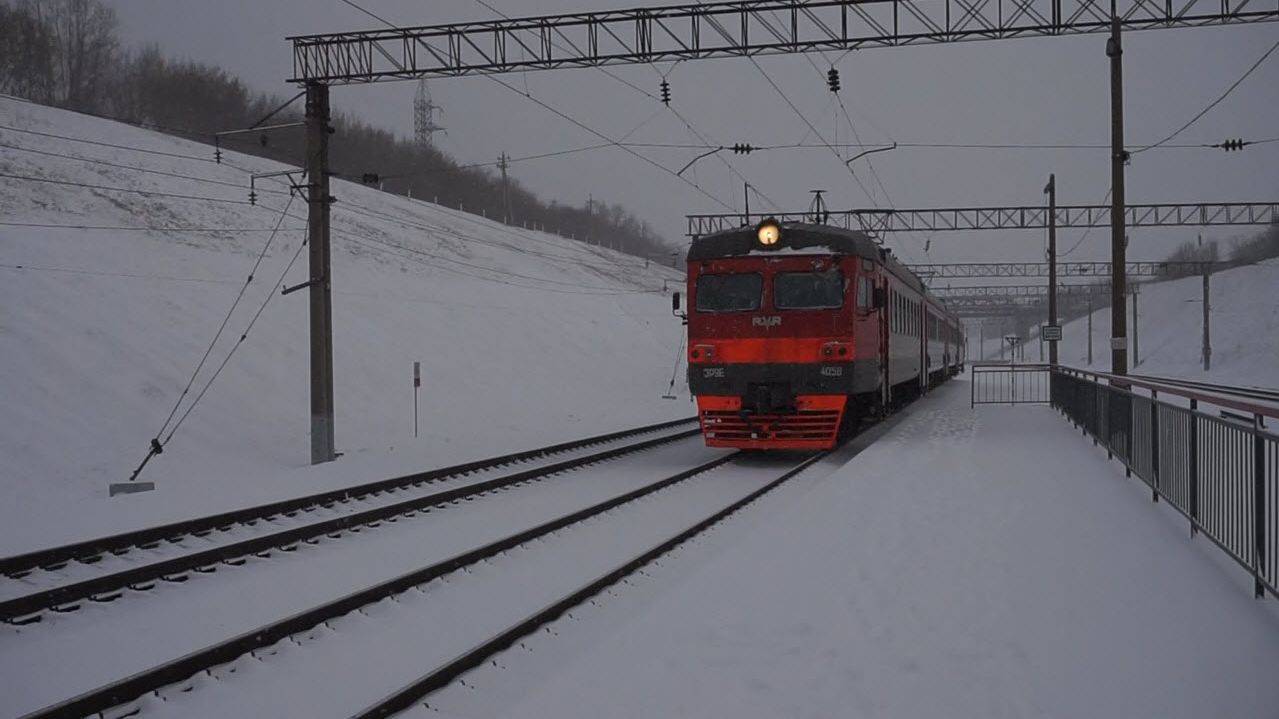 Служебный электропоезд ЭР9Е-4057/4058